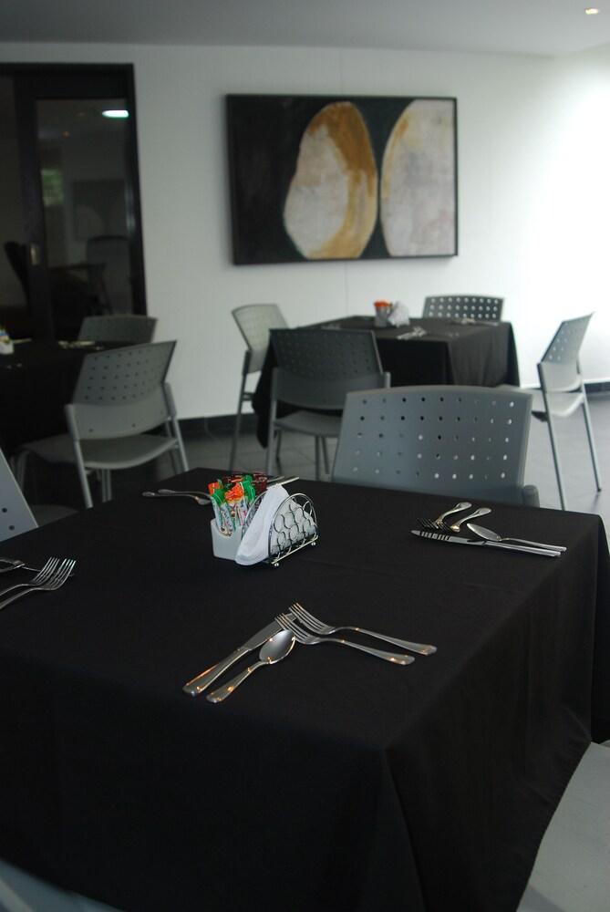Cyan Suites Poblado By Mde Bnb Medellín Exteriér fotografie